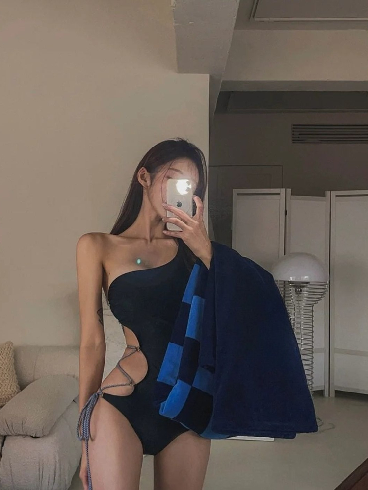 2026 New Women's Black Tie Str - Swimsuit One Piece 评论和价格