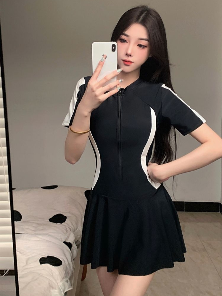 2026 New Women's Modest One Pi - Swimsuit One Piece 评论和价格