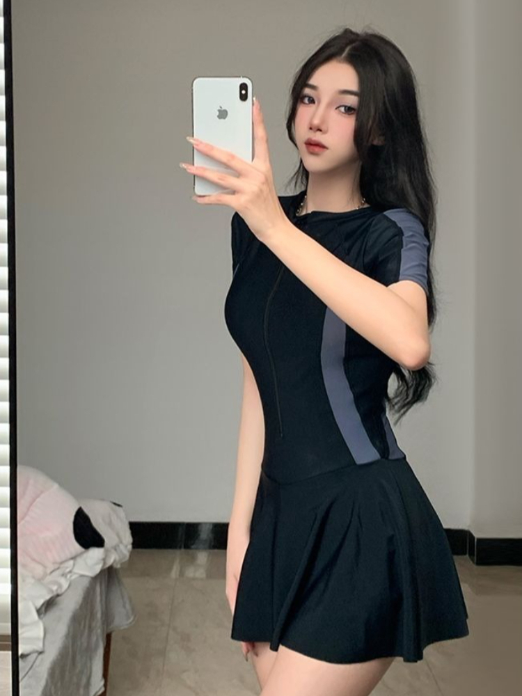 2026 New Women's Modest One Pi - Swimsuit One Piece 评论和价格